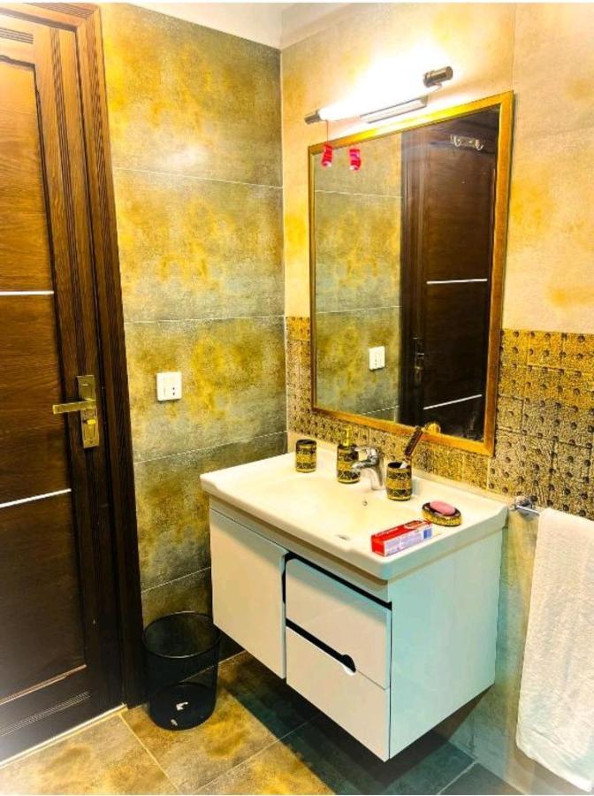 Eiffel Luxury Apartments لاهور المظهر الخارجي الصورة